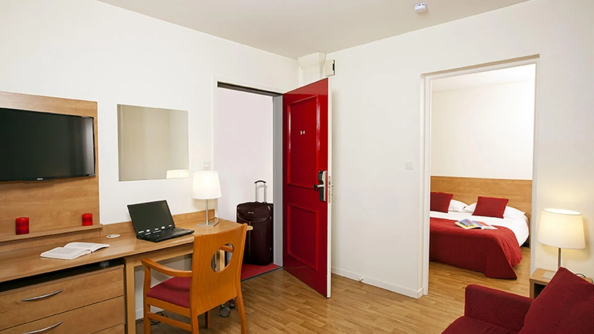 Sejours & Affaires Rennes Villa Camilla 2*,